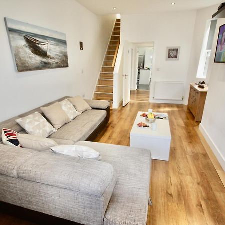 Holiday Home Hot Tub & Sauna Bournemouth Zewnętrze zdjęcie