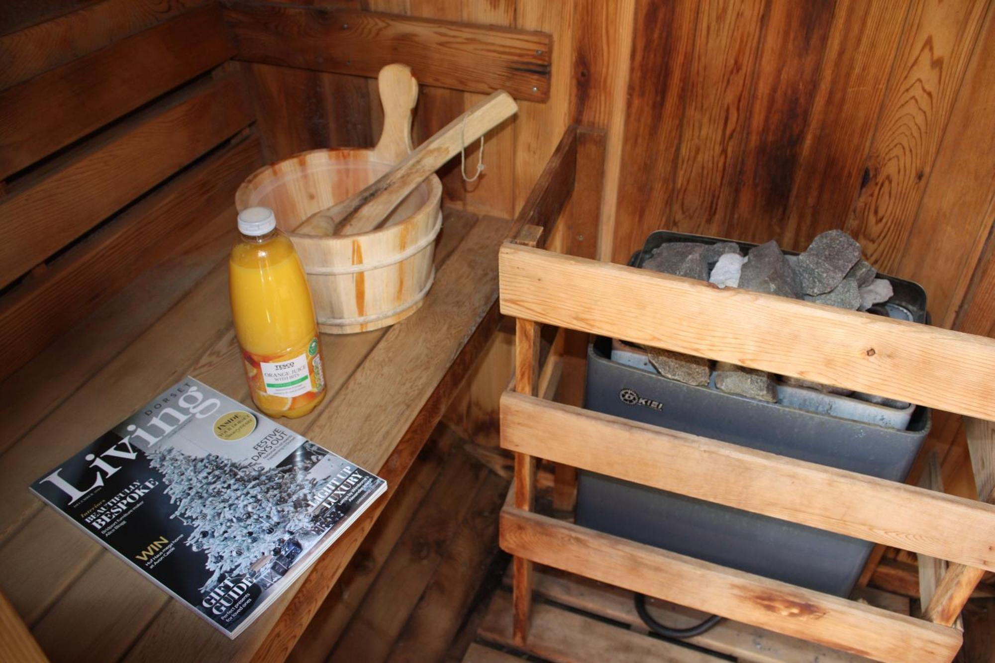 Holiday Home Hot Tub & Sauna Bournemouth Zewnętrze zdjęcie