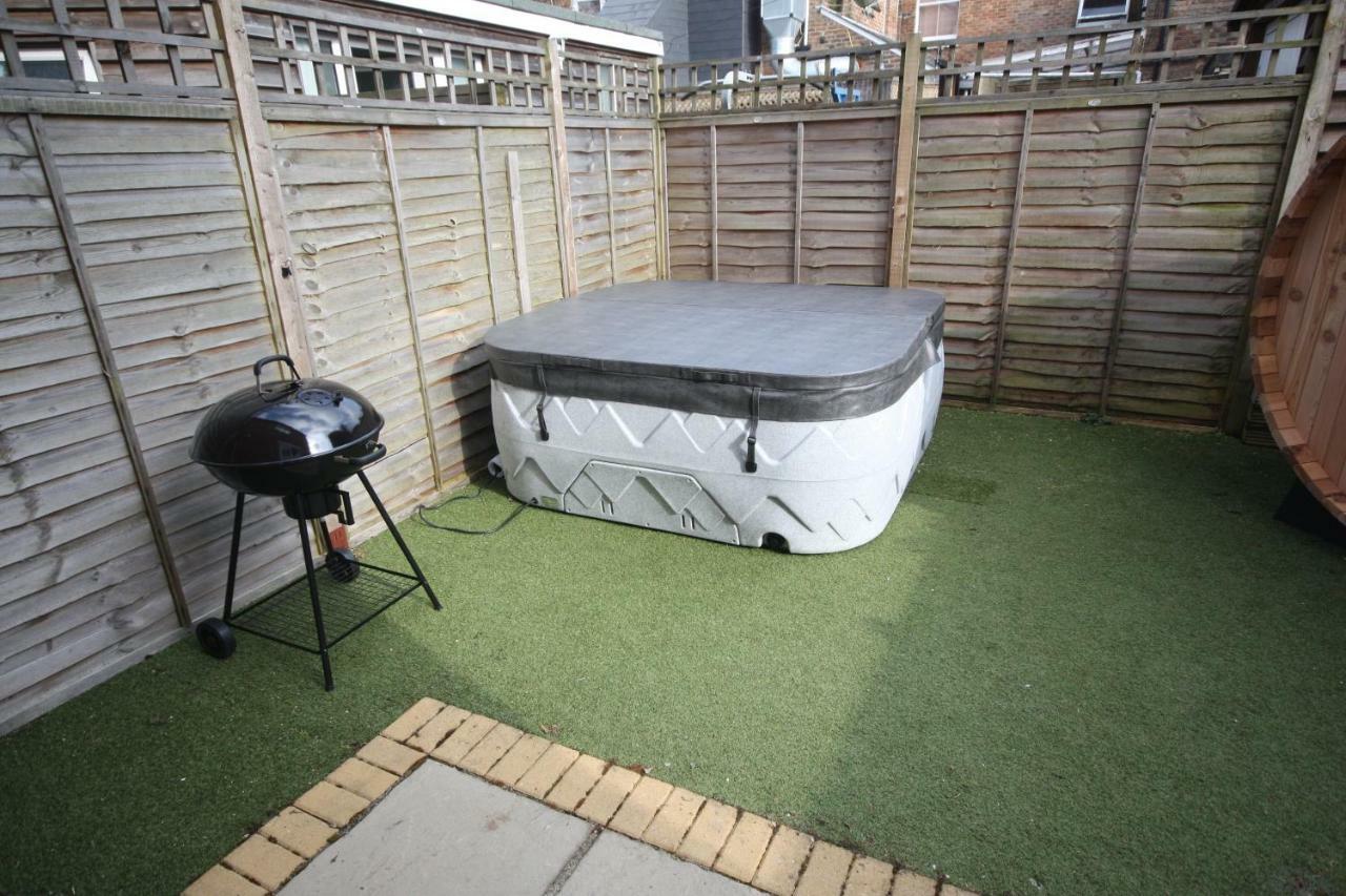 Holiday Home Hot Tub & Sauna Bournemouth Zewnętrze zdjęcie