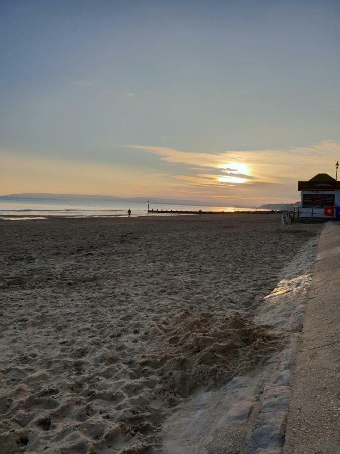 Holiday Home Hot Tub & Sauna Bournemouth Zewnętrze zdjęcie
